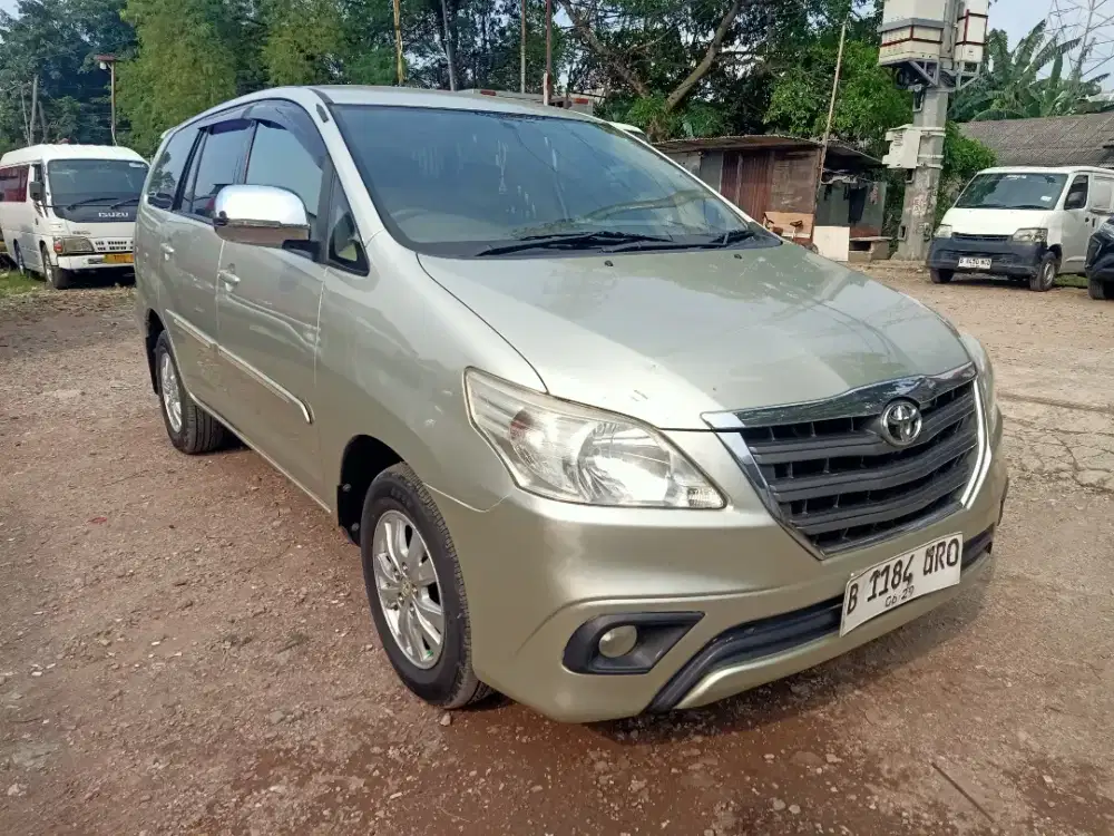 TOYOTA INNOVA BENSIN METIK 2014