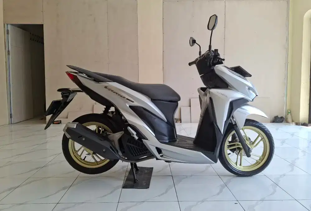 Honda Vario 150 Keyless CBS ISS MULUSSS Pajak Hidup