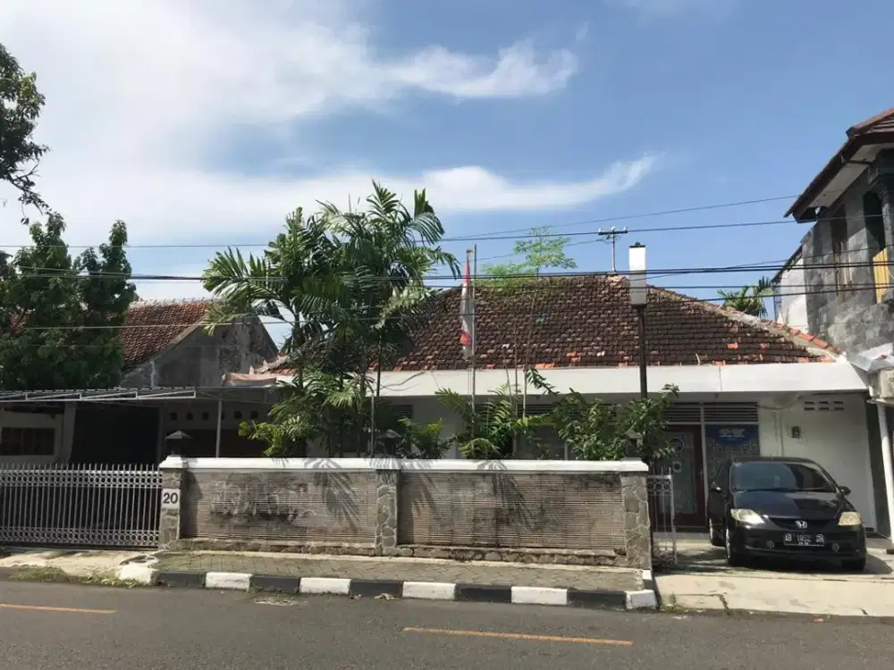 Rumah Mewah Siap Huni 2 Menit ke Stadion Mandala Krida