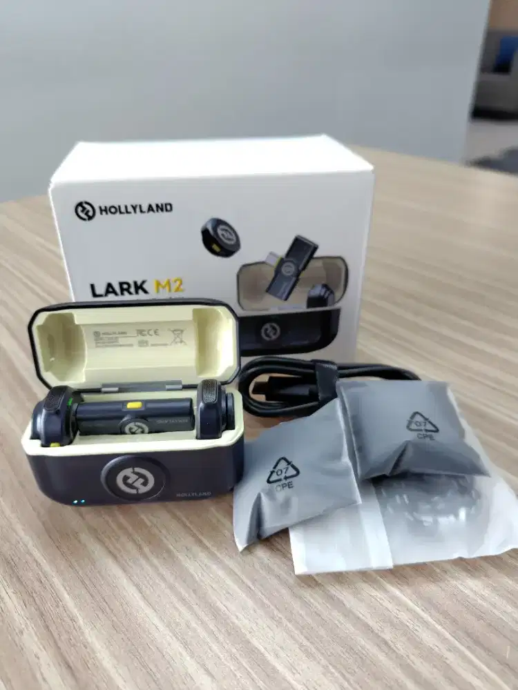 Mic Wireless Hollyland Lark M2 type C baru buka dus