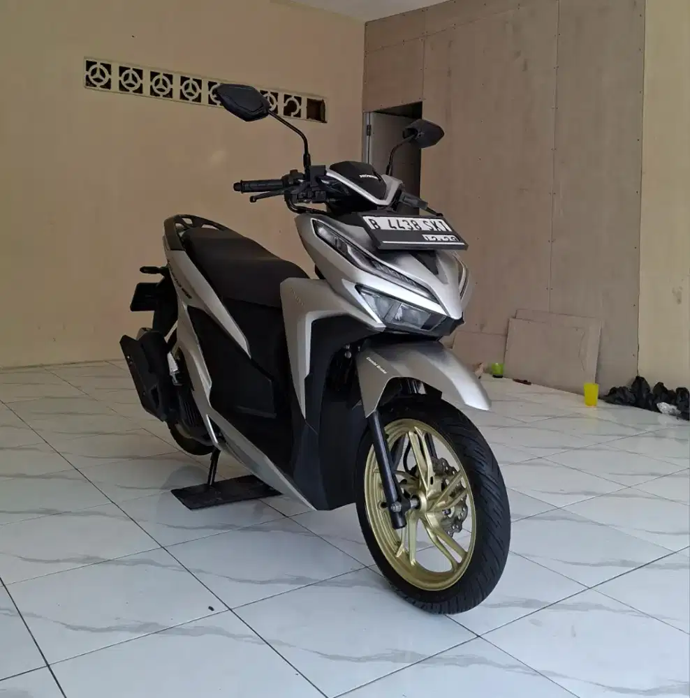 Honda Vario 150 Keyless CBS ISS MULUSSS Pajak Hidup