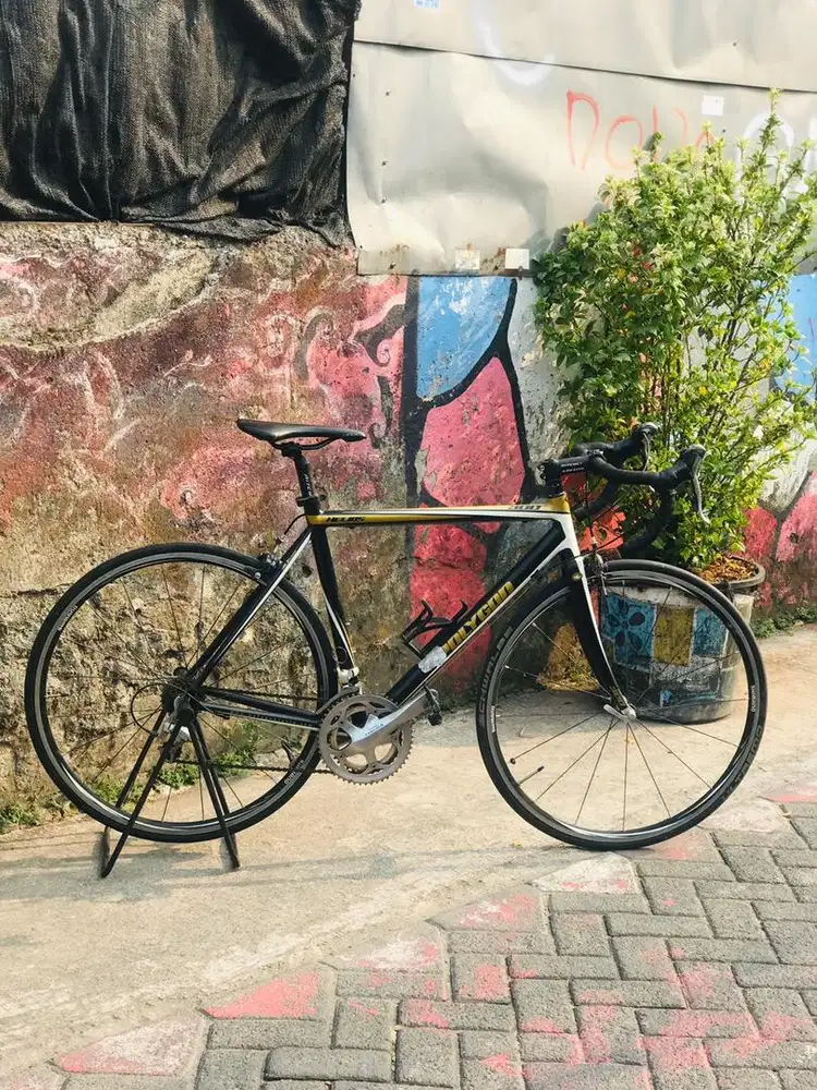 SEPEDA ROAD BIKE POLYGON HELIOS 300