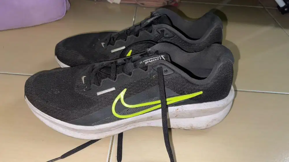 Sepatu Nike Downshifter 13