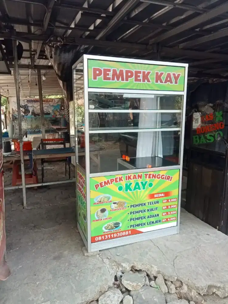 Etalase ukuran tinggi 180, lebar 100