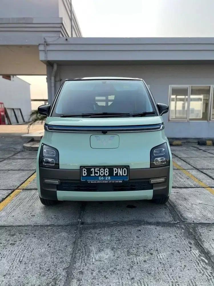 DP 25JT WULING AIR EV LONG RANGE 300 AT MATIC AUTOMATIC 2023 LOW KM