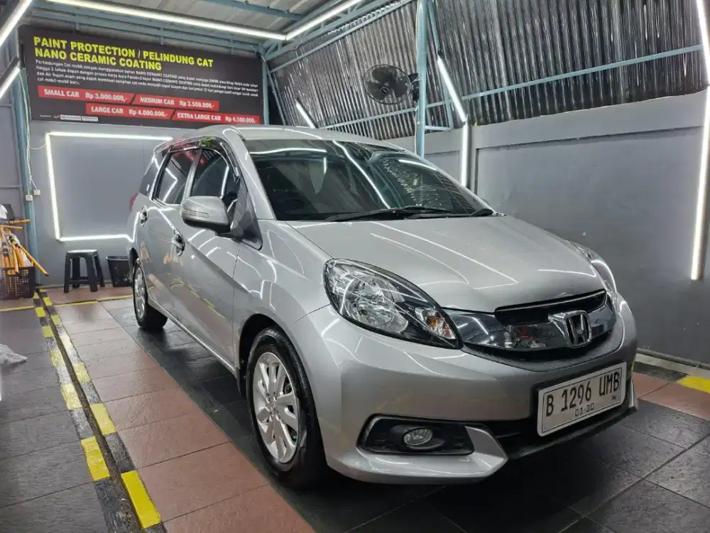 Honda mobilio e at km low