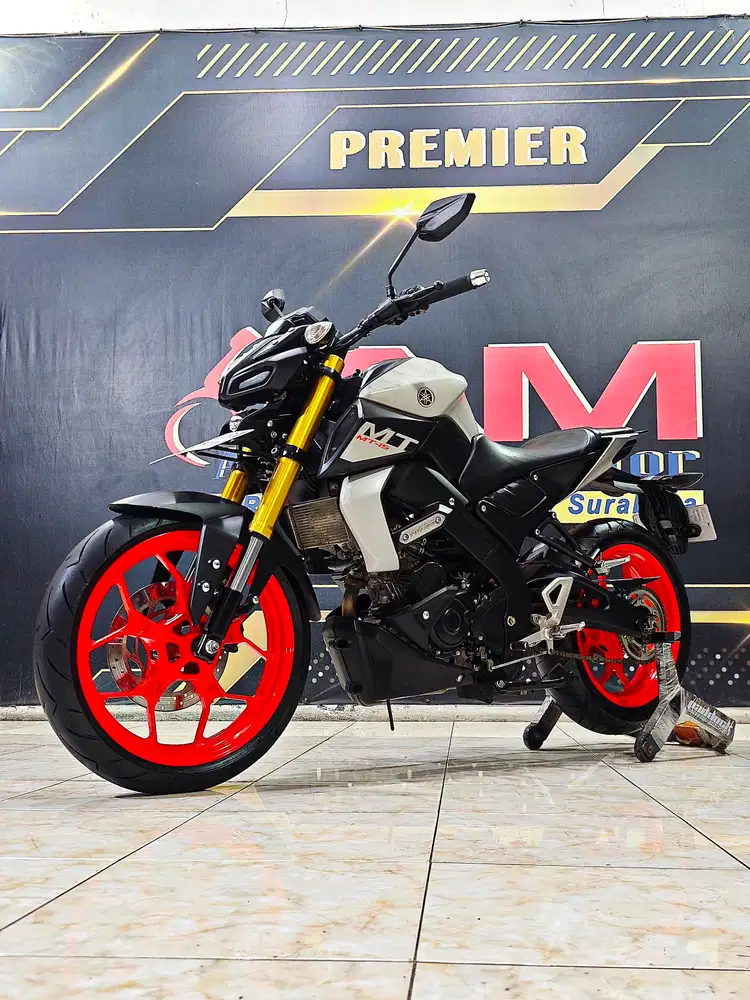 Yamaha Mt15 naked modern siap tampil keren . Anugerah motor rungkut