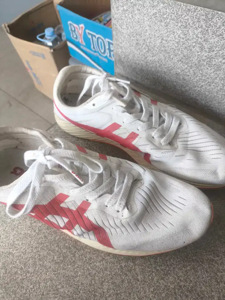 Sepatu Lari Asics