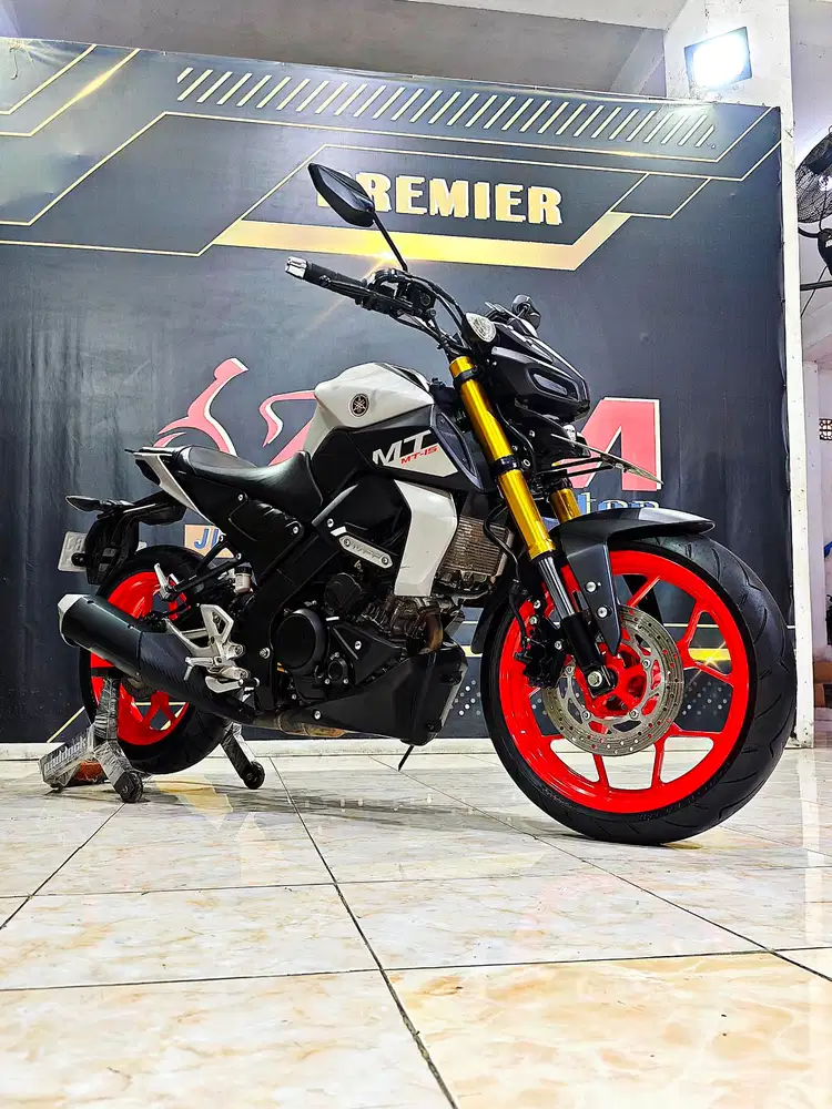 Yamaha Mt15 naked modern siap tampil keren . Anugerah motor rungkut