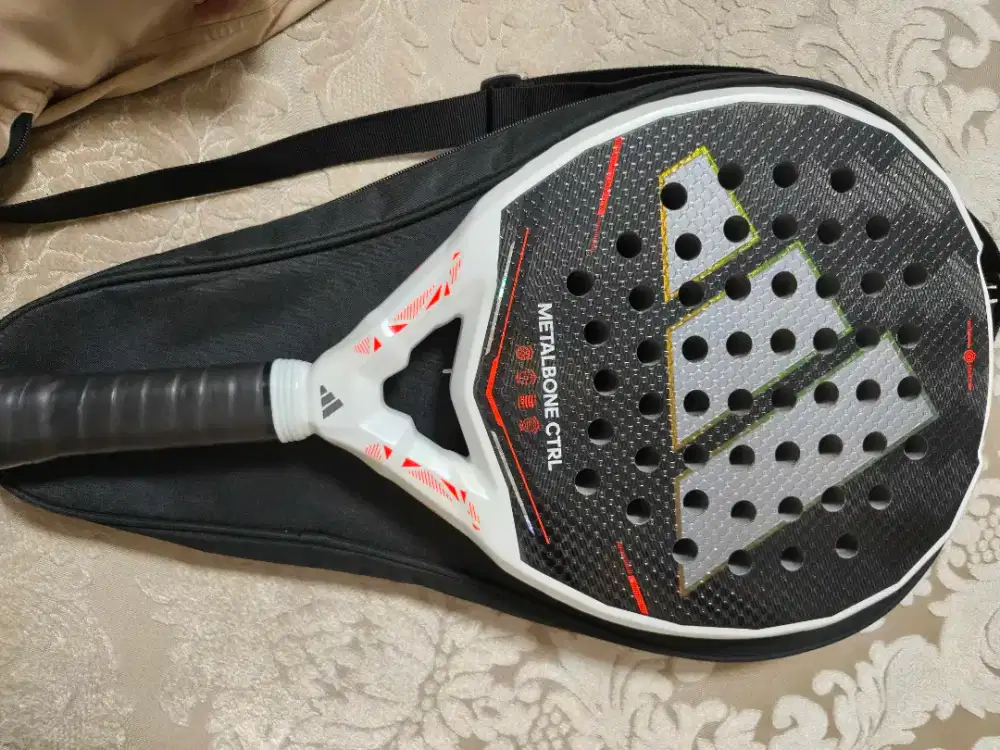 Raket Padel Adidas Metalbone CTRL 2026