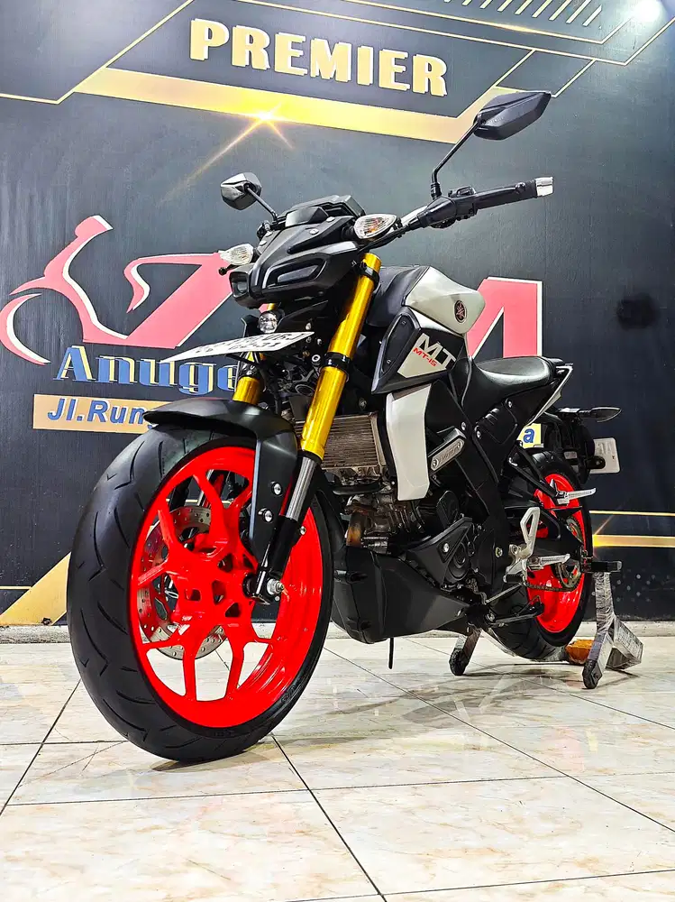 Yamaha Mt15 naked modern siap tampil keren . Anugerah motor rungkut