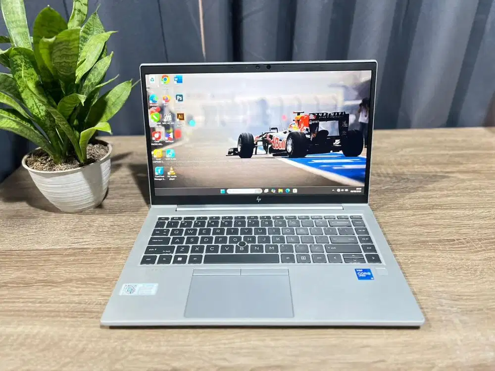 Laptop hp elitebook g8 core i5 gen11 16gb 256gb mulus