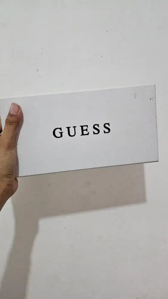 GUESS WALLET BABY PINK