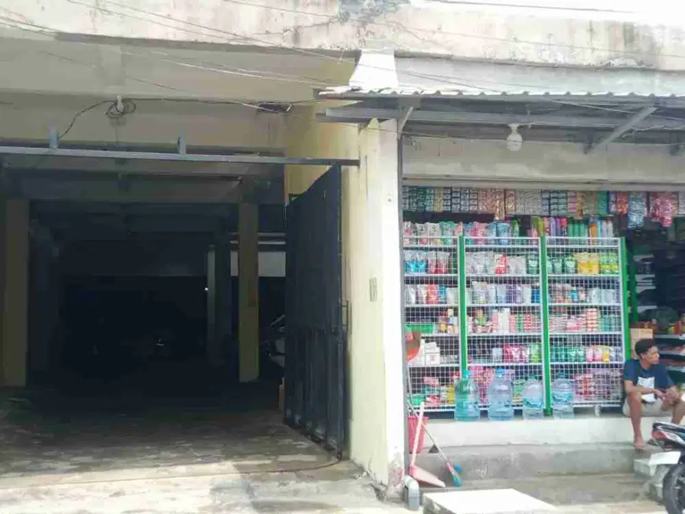 Rumah Usaha Plus Kos Lokasi Petemon Surabaya