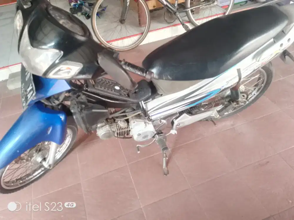 Karisma th2005,mesin alus,Surat BPKB aja,siap kerja.