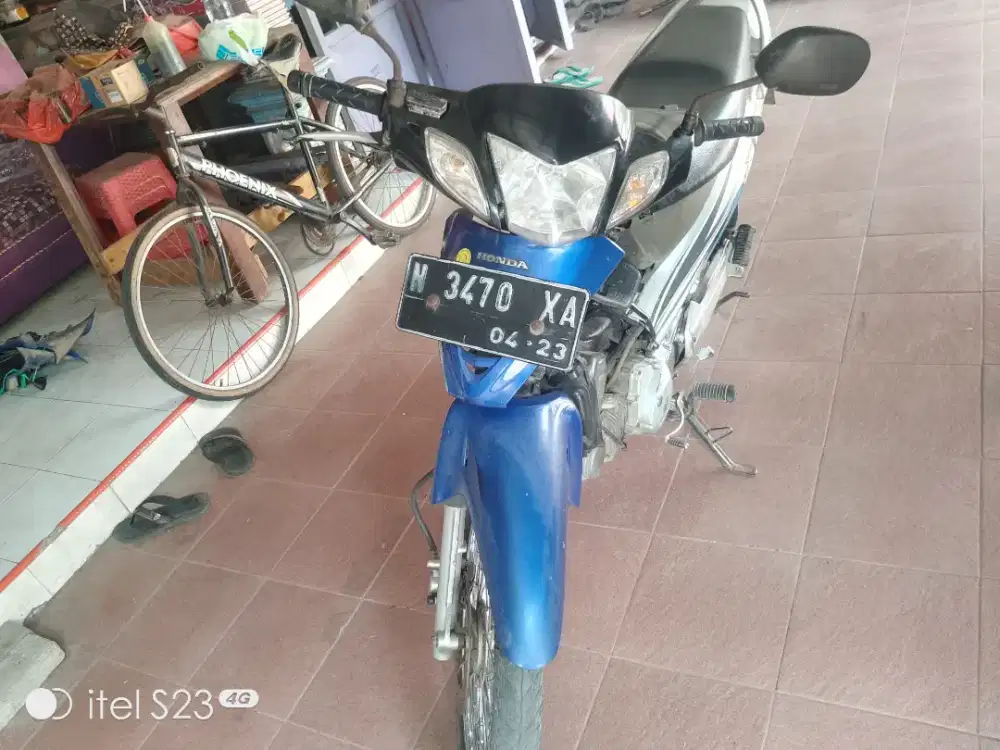 Karisma th2005,mesin alus,Dobel jreng,Surat BPKB aja,siap kerja.