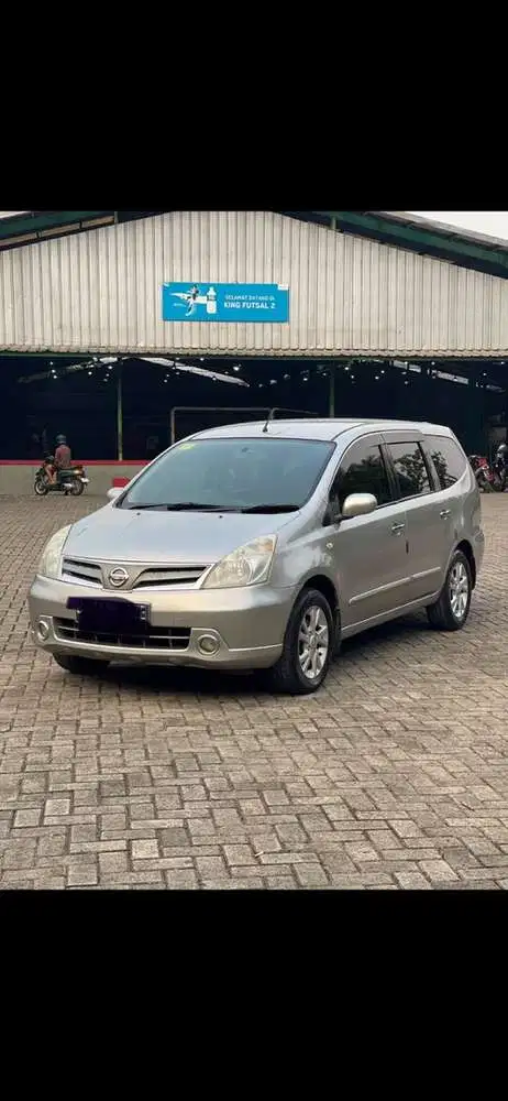 Nissan Grand livina 2012 Bensin