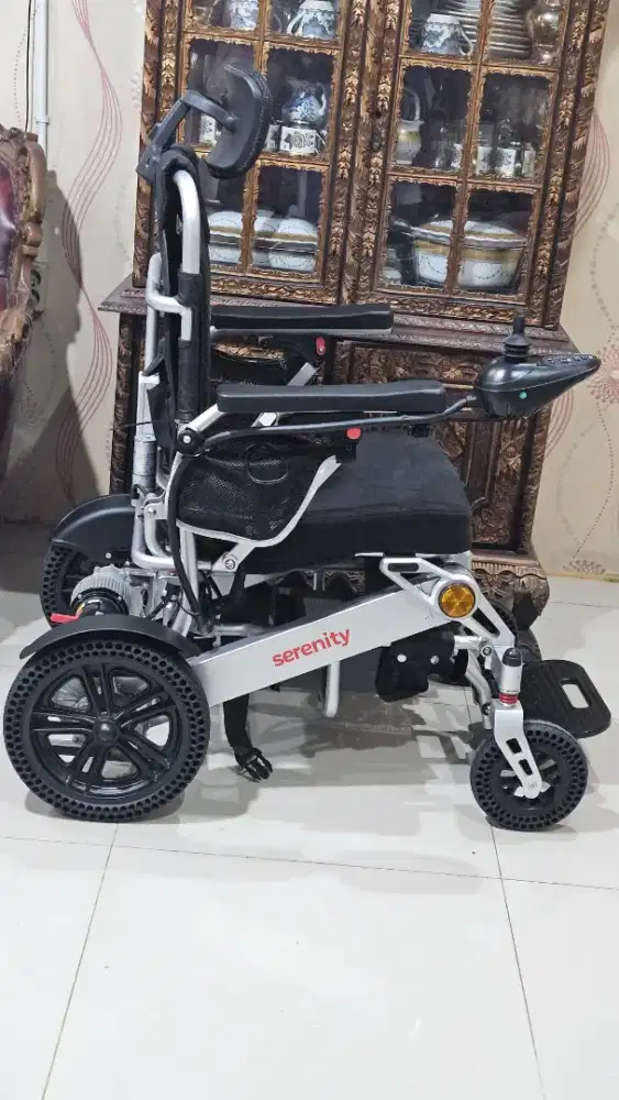 Kursi Roda Elektrik / Elektronik remot Serenity