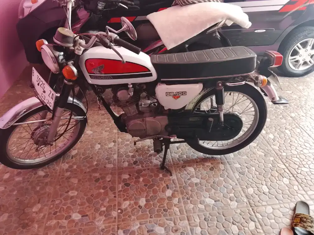 Di jual motor Honda cb 100