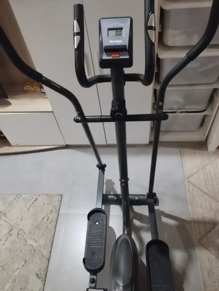 Dijual Elliptical Bike Merk Berwyn