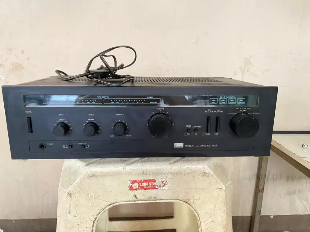 Amplifier ampli SANSUI A-5 kondisi baik input aux tape tuner phono