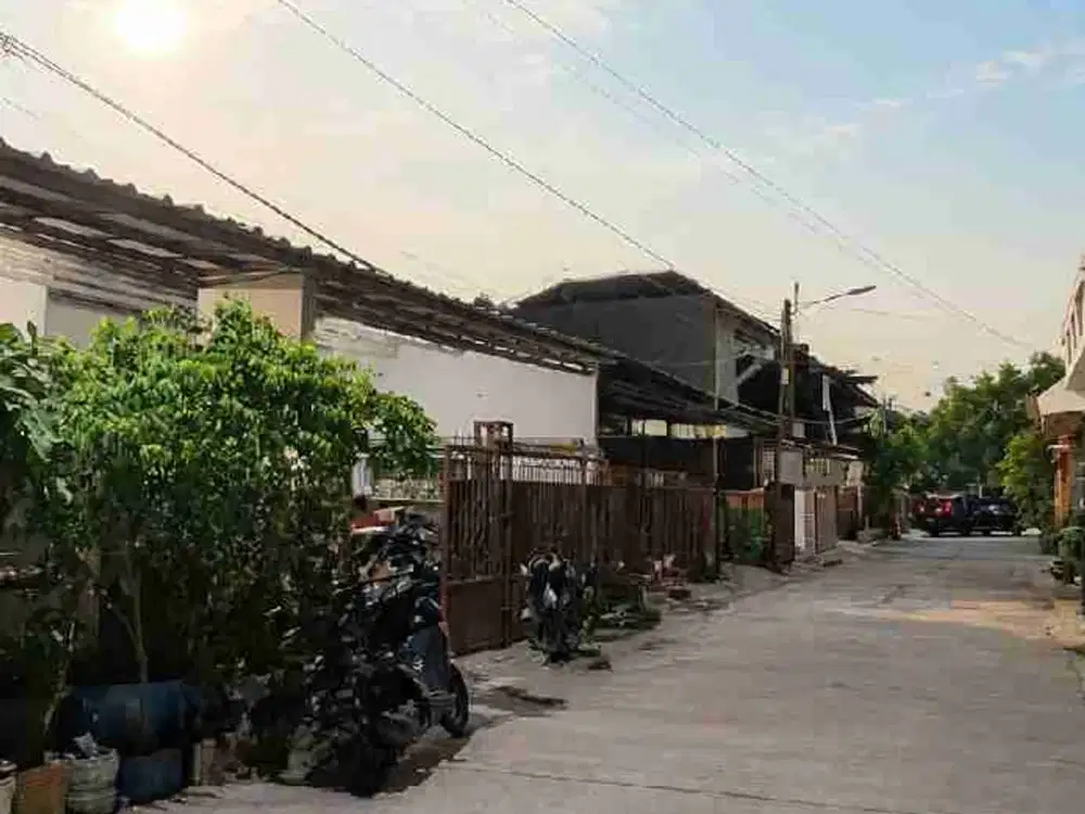 Dijual Rumah 1¼ Lantai di Harapan Indah Bekasi