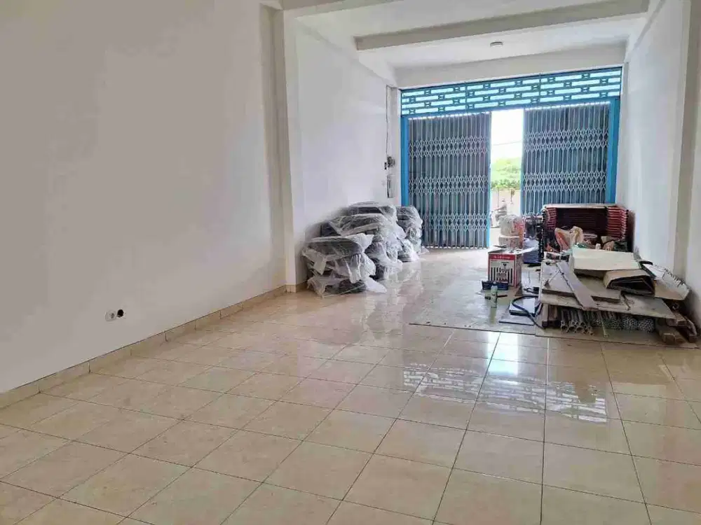 Dijual Ruko 2 Lantai di Buluh Indah Denpasar Bali, Pinggir Jalan Utama, SHM