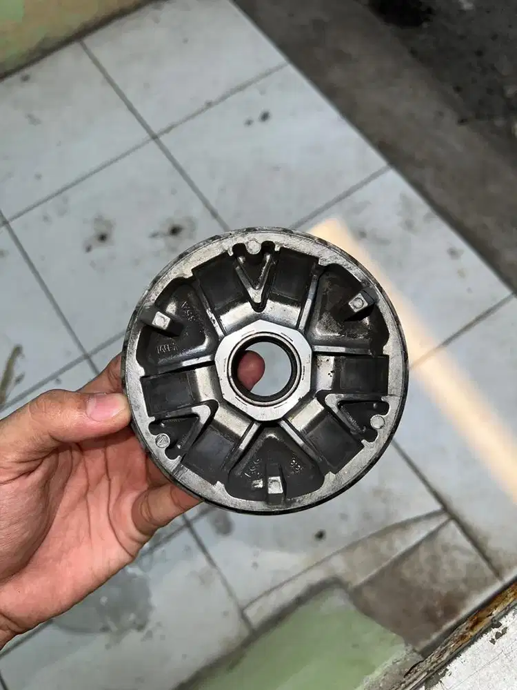 Rumah Roller CVT Vario 125/150 Ori