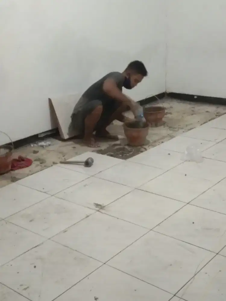 Jasa tukang pasang keramik dan granite