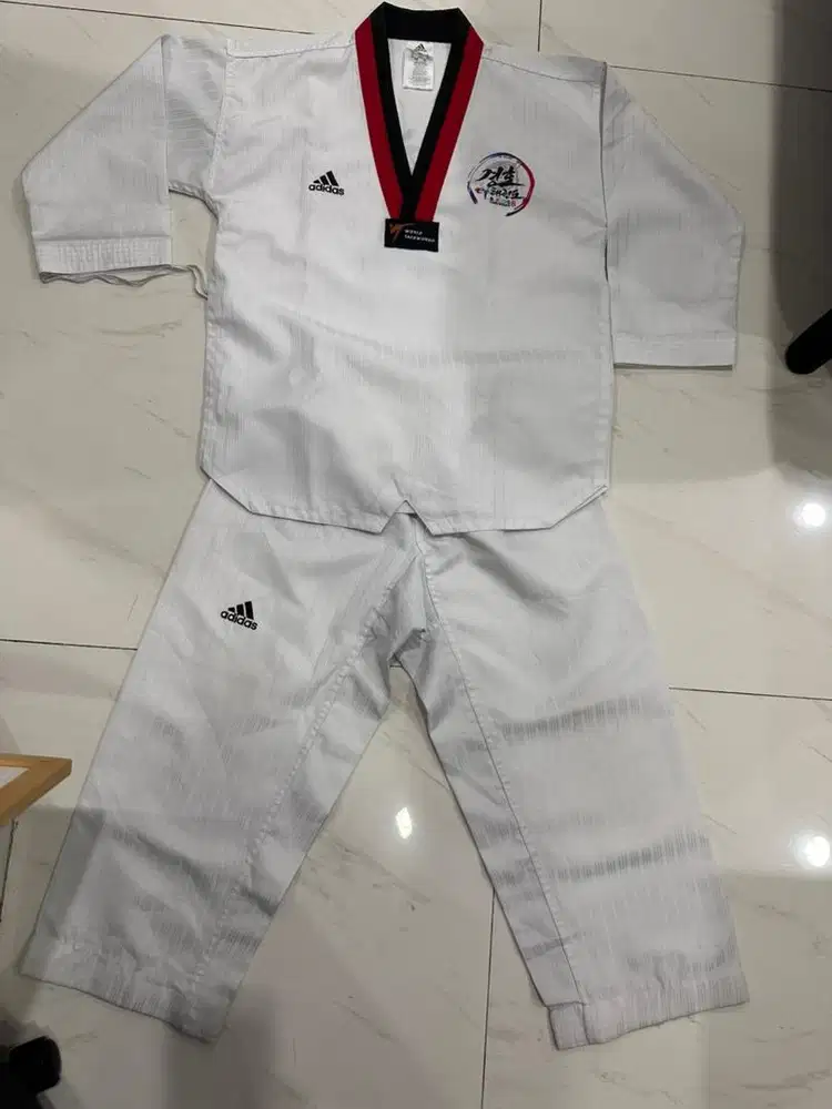 Dobok Taekwondo kore 4didas seken sz140