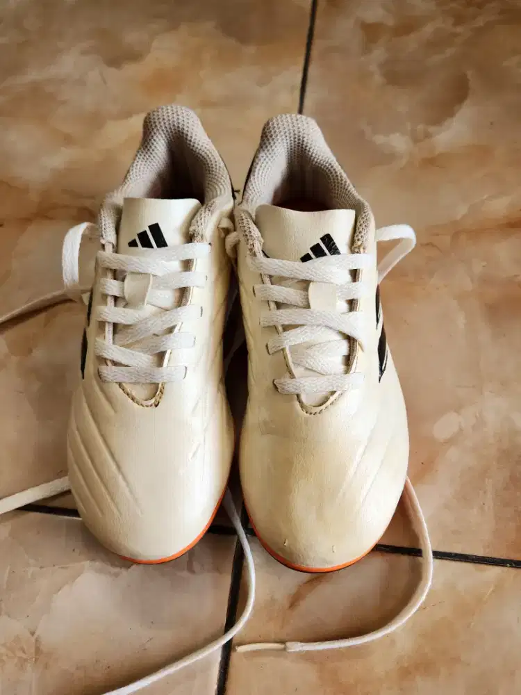 SEPATU SEPAKBOLA ANAK ADIDQS COPQ PURE 2 CLUB_WHITE