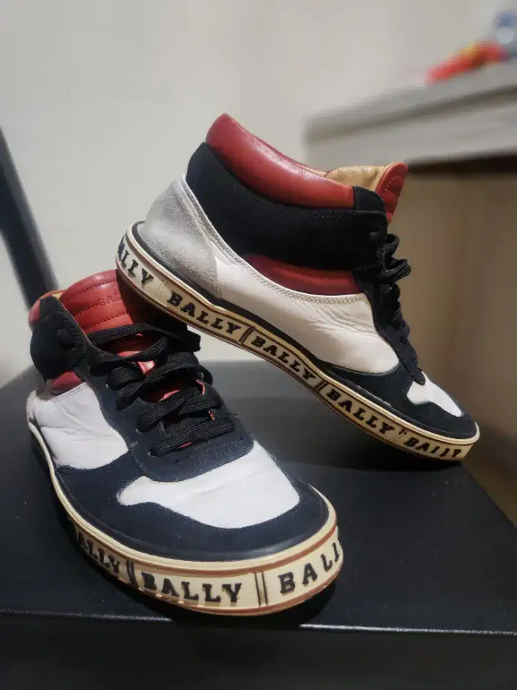 Sepatu BALLY  Kulit Casual