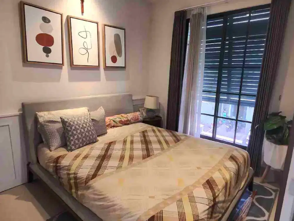 Disewakan furnish rumah 2 lantai grand harvest, Kebraon Surabaya barat