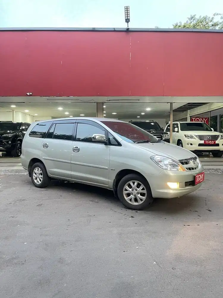 Toyota Kijang Innova 2.0 V AT 2005