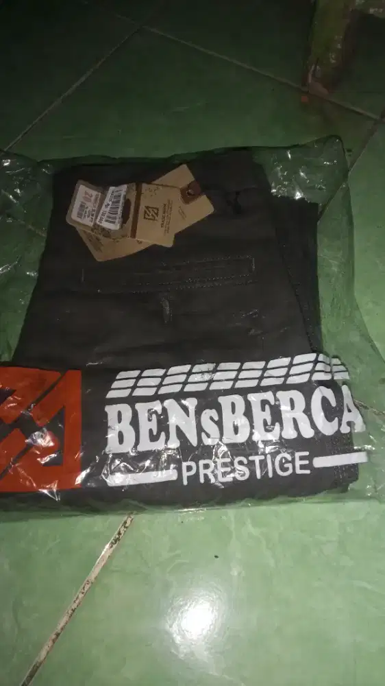 Celana panjang slim fit abu2 tua