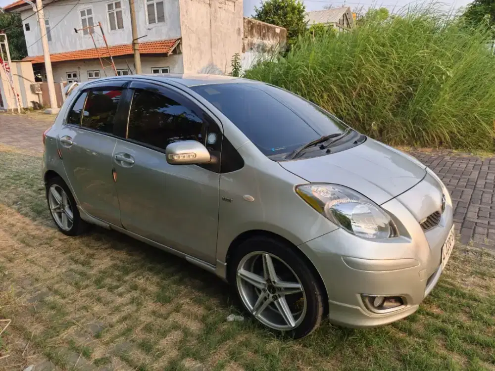Yaris E 2010 manual
