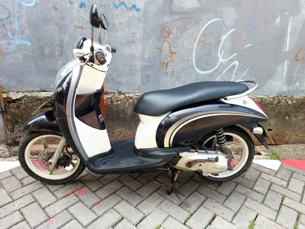 Scoopy 2012 karbu masih ganteng pajak baru