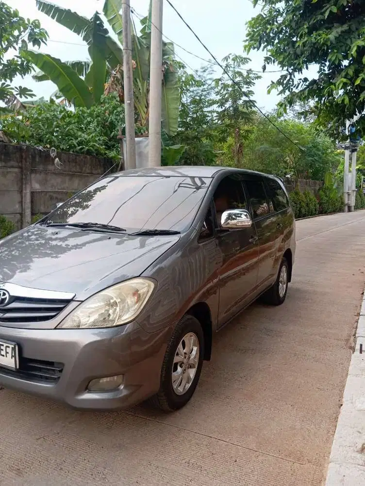 Toyota Kijang Innova 2009 Bensin