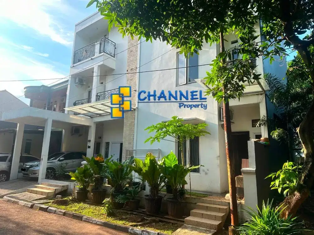 JUAL Rumah Bagus 3 Lantai SHM Dekat Akses Tol Graha Raya Tangsel