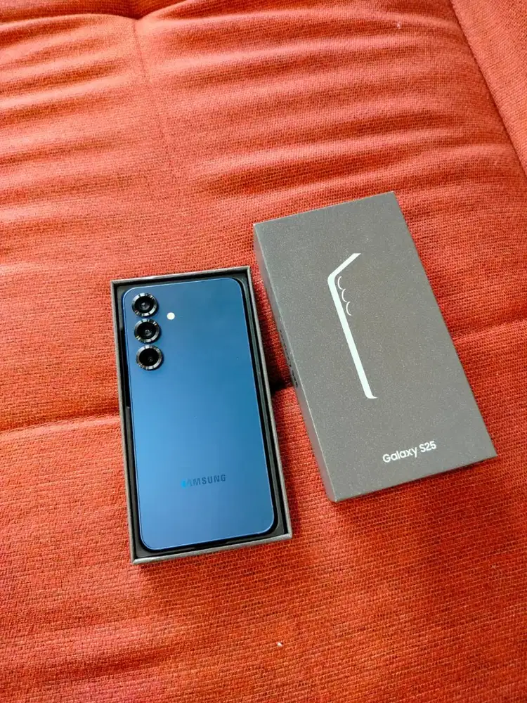 Samsung Galaxy S25 12/256gb sein like new