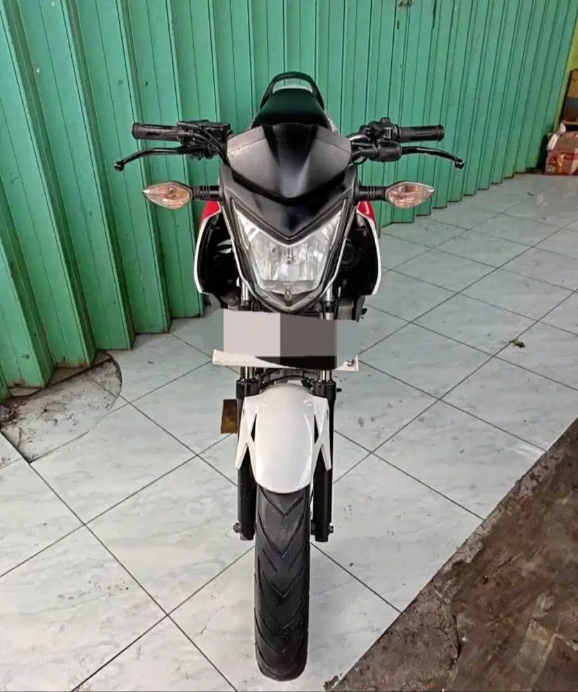 HONDA CB150R 2013