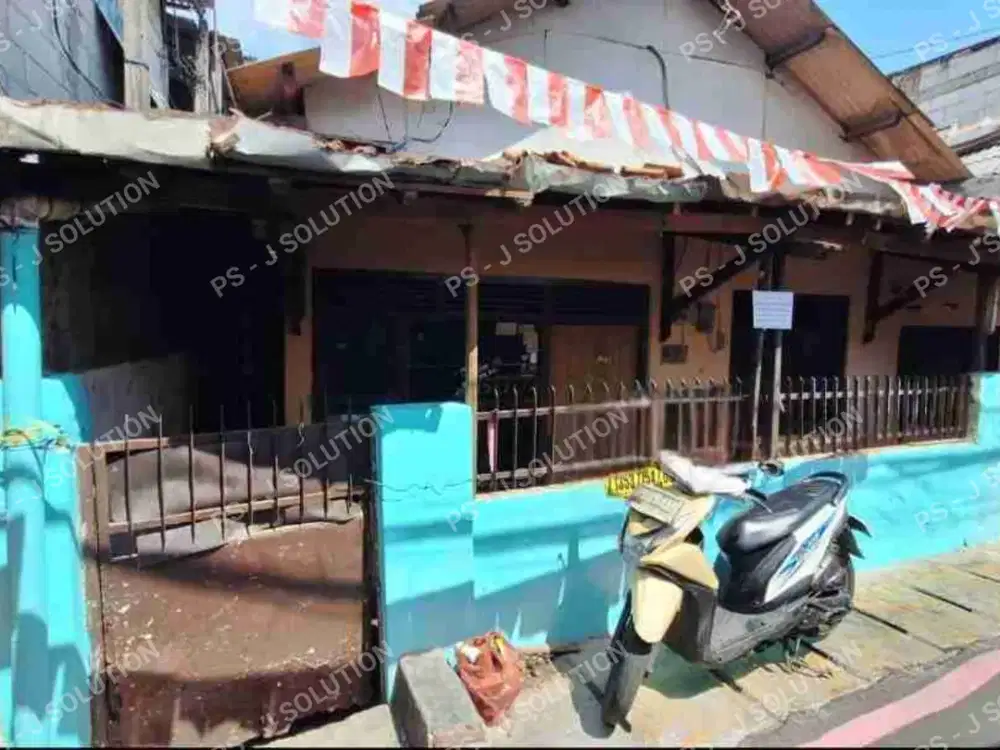RUMAH TUA HITUNG TANAH DI UTAN KAYU MATRAMAN
