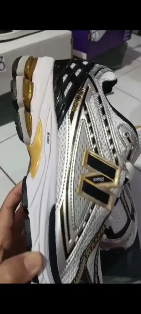 New balance 1906r metalic