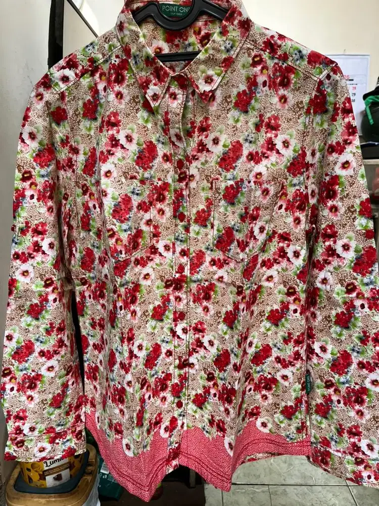Baju atasan wanita