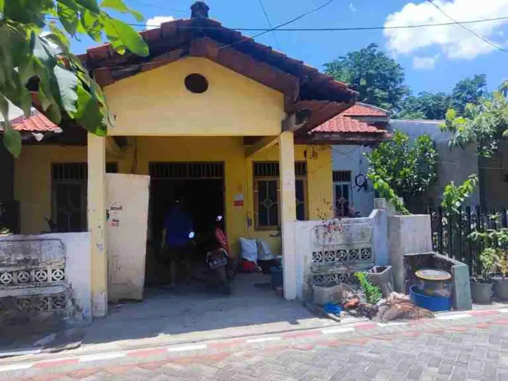 DIJUAL RUMAH PONDOK MANGGALA BUTUH RENOVASI