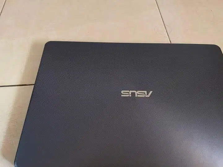 Asus Vivobook 505Z