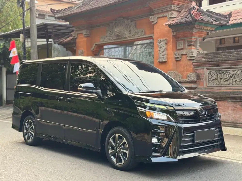 TOYOTA VOXY 2021