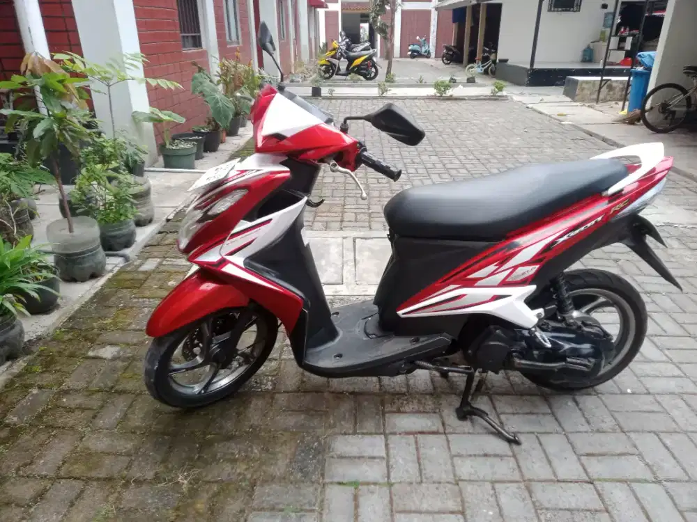 YAMAHA XEON RC 125 2013