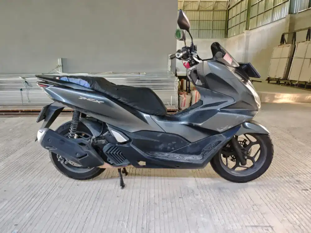 Dijual motor Honda PCX 2022