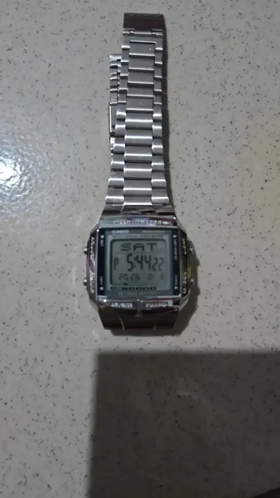 Jam tangan Casio Data Bank DB-360-1A dengan strap stainless
